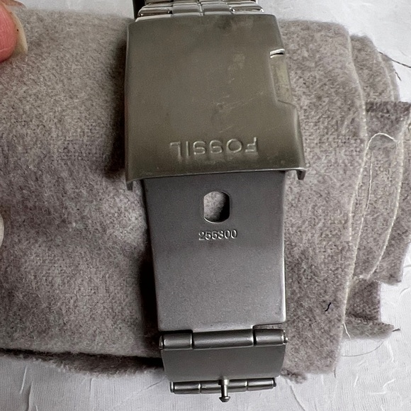 Fossil Black Dial Silver Bracelet Watch - Picture 2 of 6